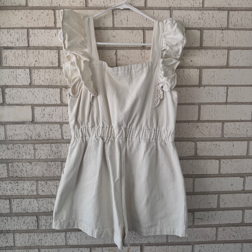 Gilli Cream Ruffle Jumpsuit Medium - Picture 8 of 8